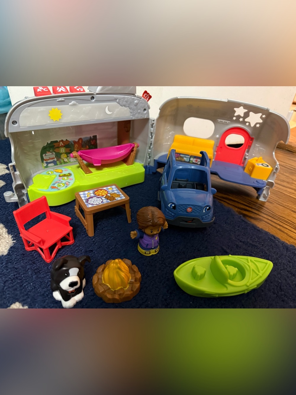 Fisher Price Little People RV camping set with 3 Smart stages